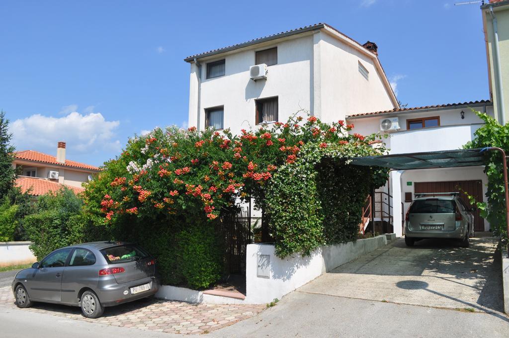 Apartment Drenovica Pula Luaran gambar