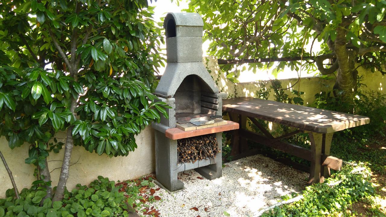 Apartment Drenovica Pula Luaran gambar